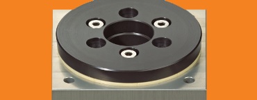 Slewing ring bearing with square flange